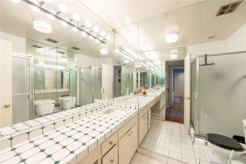 2260 N Cahuenga ##507 photo 23