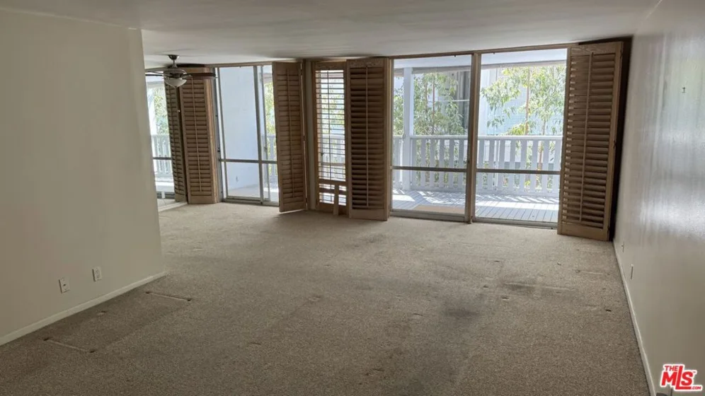 848 N Kings Road #208 photo 1