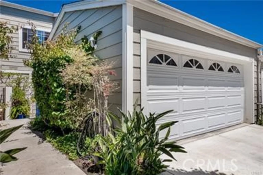 33142 Ocean Ridge photo 1
