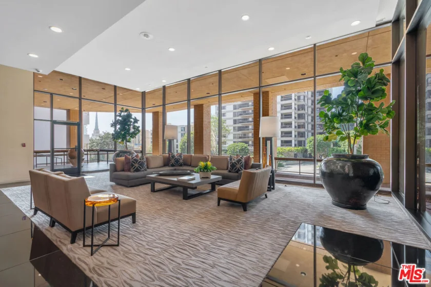 10430 Wilshire Boulevard #606 photo 30