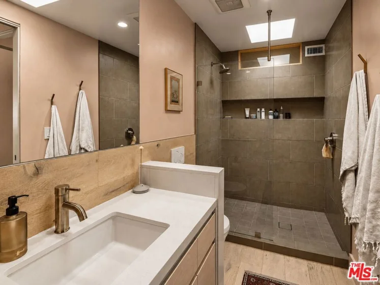 930 California Avenue #301 photo 27