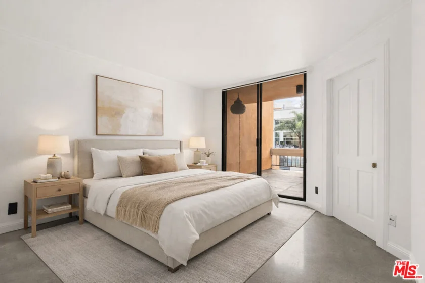 740 N Kings Road #102 photo 3