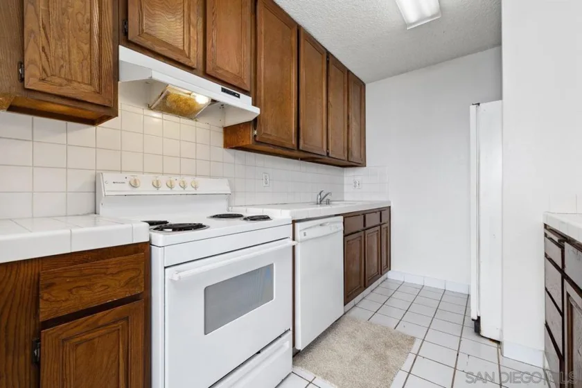 727 Sapphire Street #405 photo 5