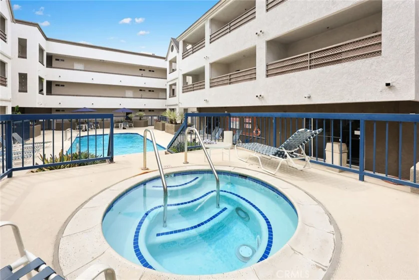 300 N El Molino Avenue #308 photo 23