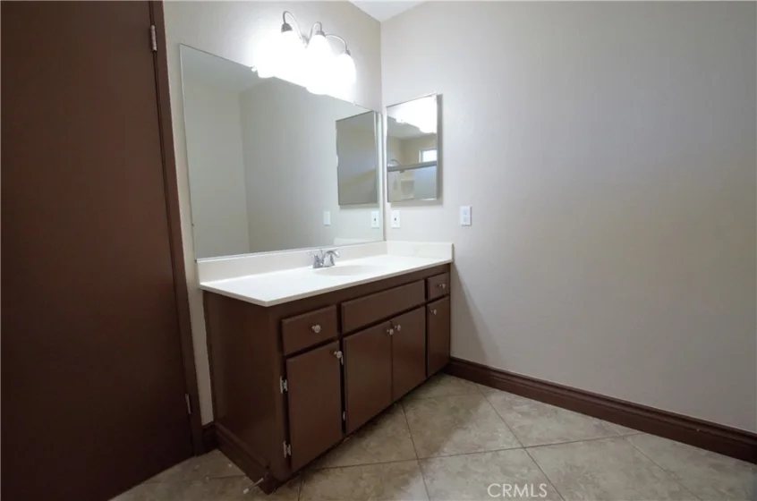 25189 Monroe Avenue photo 22