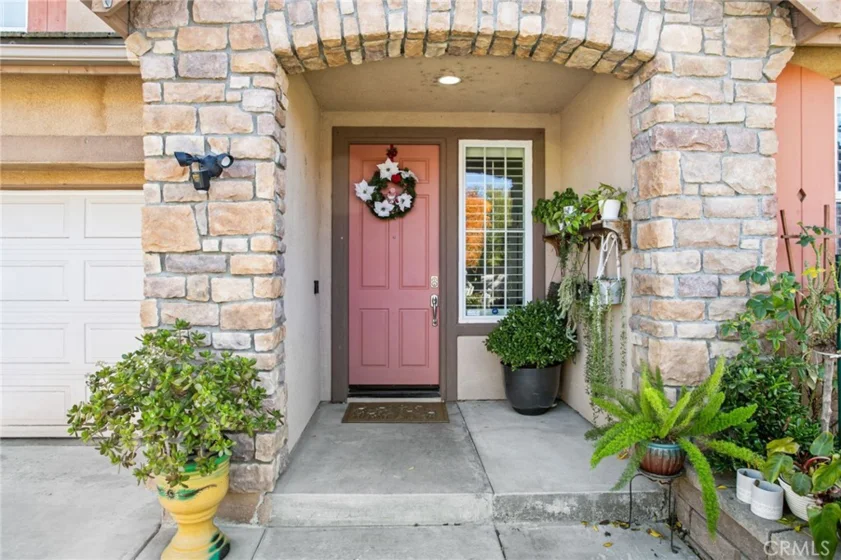 22862 Montanya photo 24