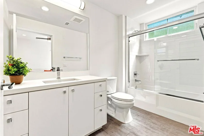 4240 Laurel Canyon Boulevard #305 photo 23
