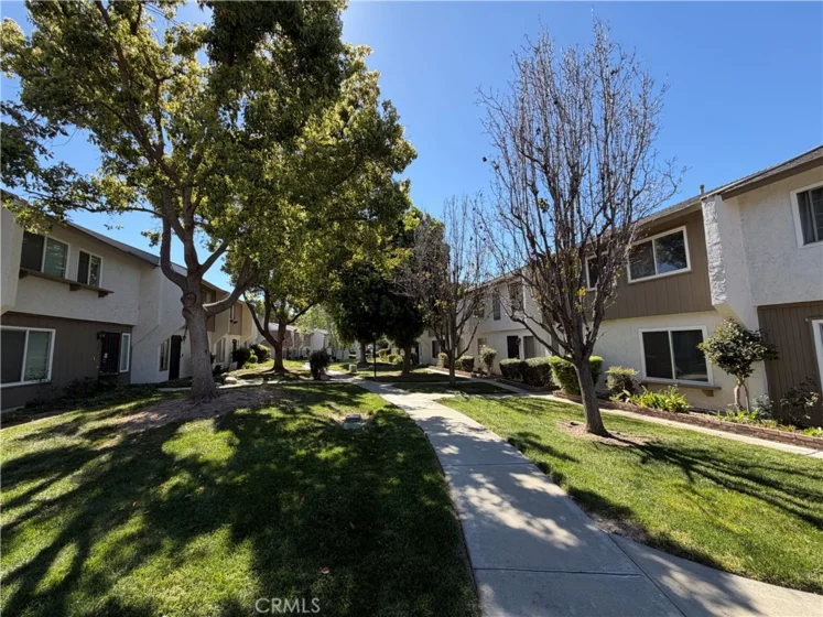 1091 Clark photo 2