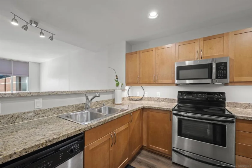 427 9th Avenue #504 photo 16