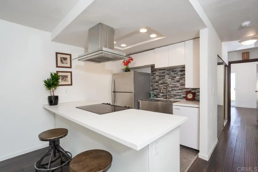 8475 Avenida Angulia #17 photo 1