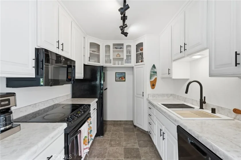 1061 Park Avenue #115 photo 7