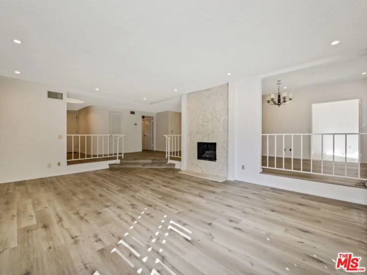 1434 Greenfield Avenue #204 photo 1