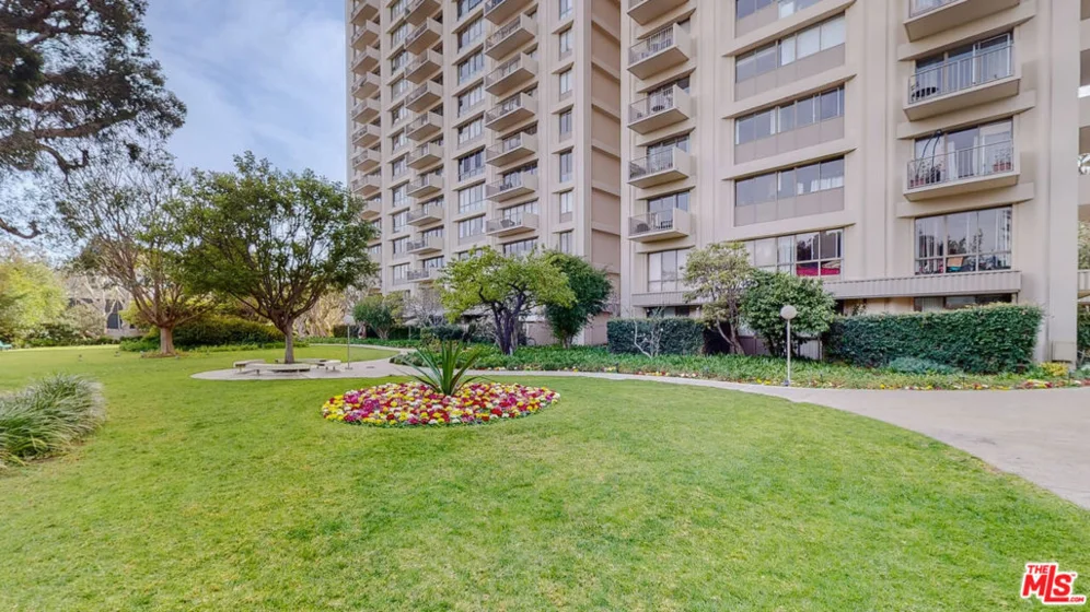 2160 Century Park East #1010 photo 8