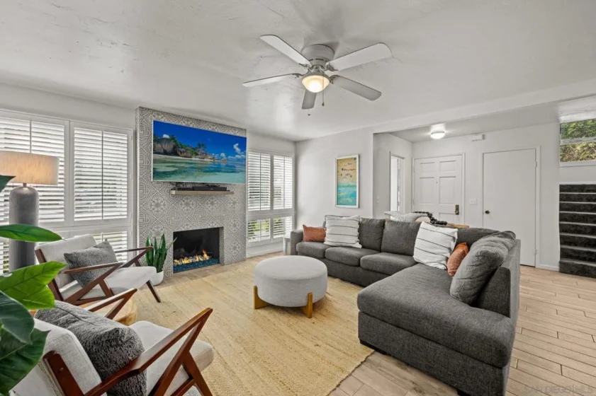 1074 Isabella Avenue photo 4