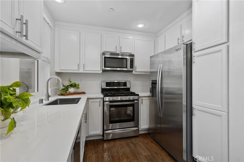 24 Valmont photo 16