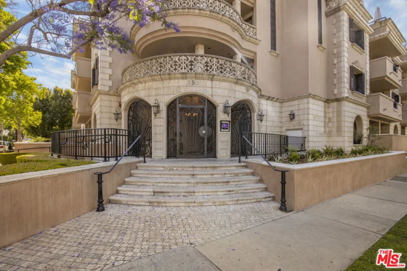 850 N Croft Avenue #103 photo 3