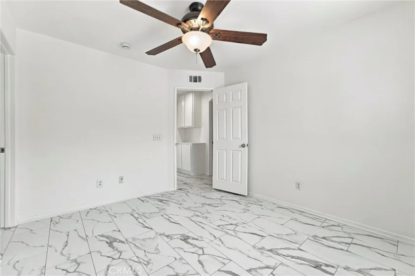 220 Suffolk photo 30