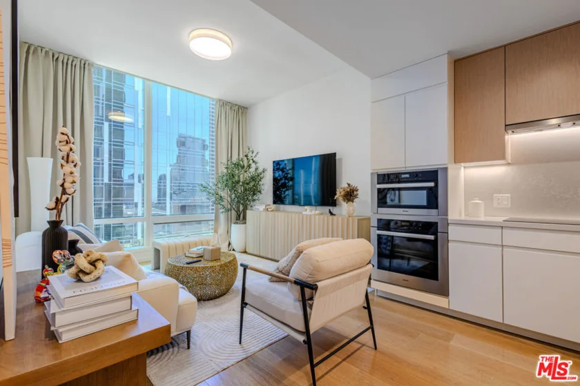 877 Francisco Street #1903 photo 3