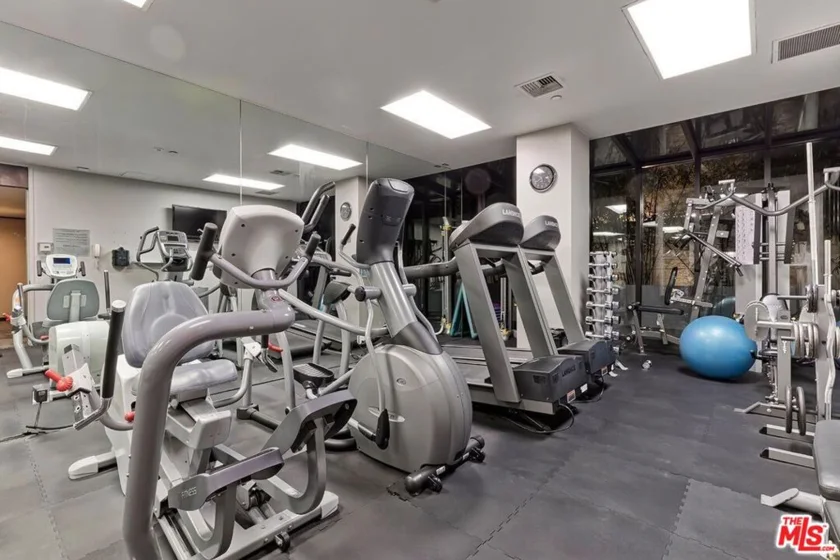 10350 Wilshire Boulevard #1102 photo 37