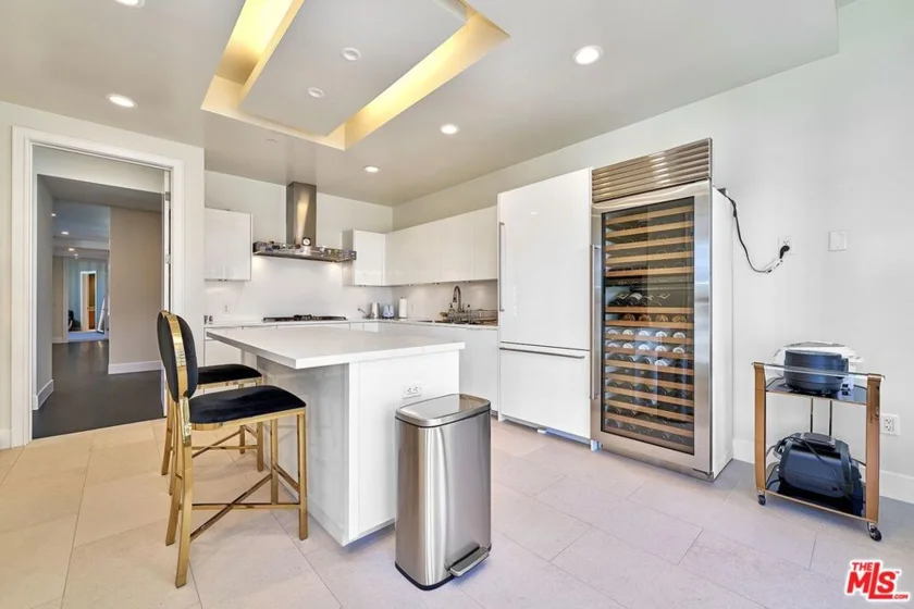 10776 Wilshire Boulevard #603 photo 22