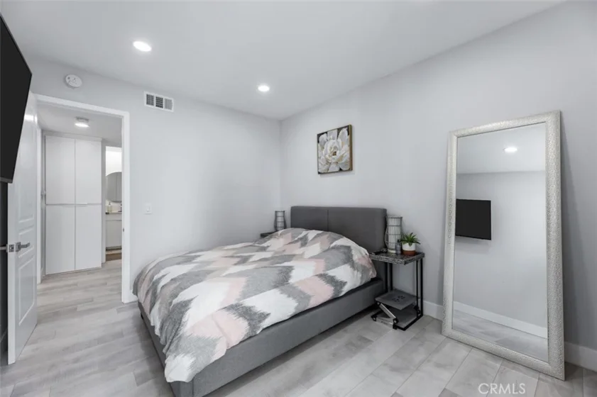 17711 Margate Street #316 photo 23