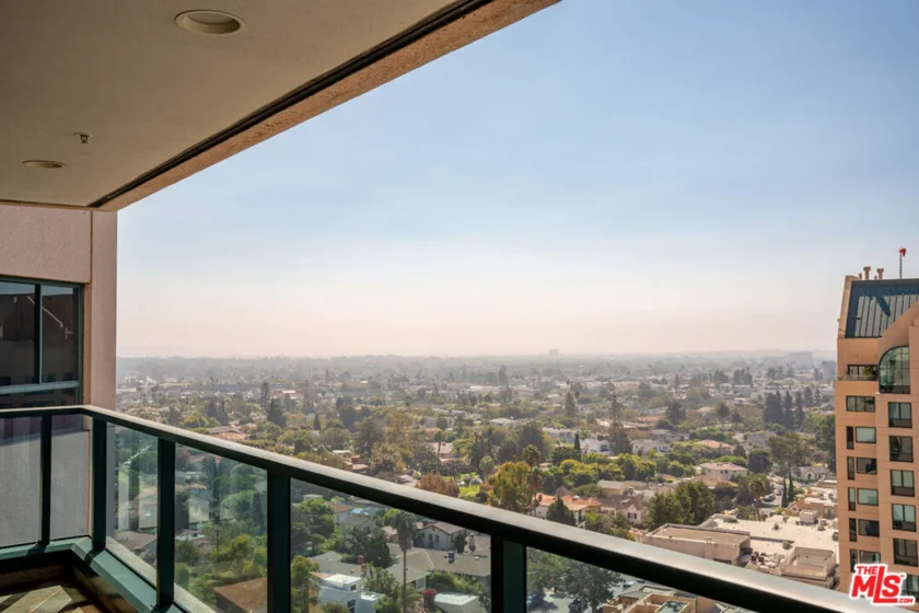 10490 Wilshire Boulevard #1402 photo 1