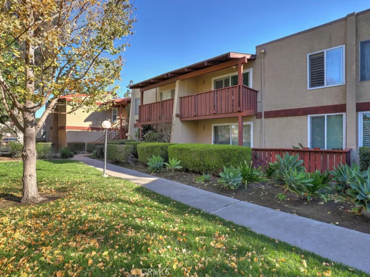 1010 Macarthur Boulevard #16 photo 1