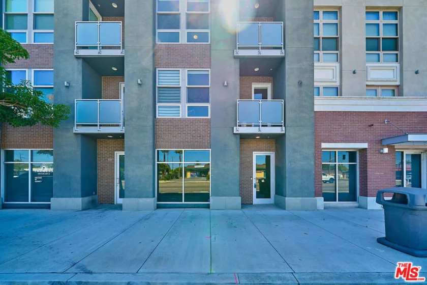 801 S Anaheim Boulevard #107 photo 2