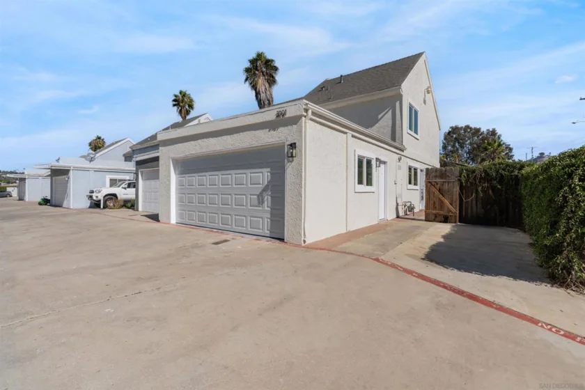 3101 King Arthur's Court photo 1