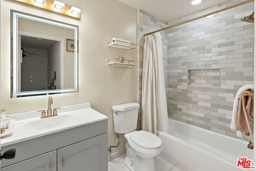 532 W Venice Way #4 photo 15