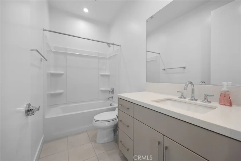 669 S Lyon Street photo 52