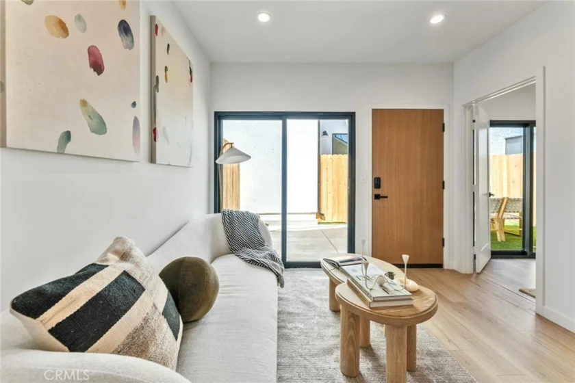 1604 N Kingsley photo 13
