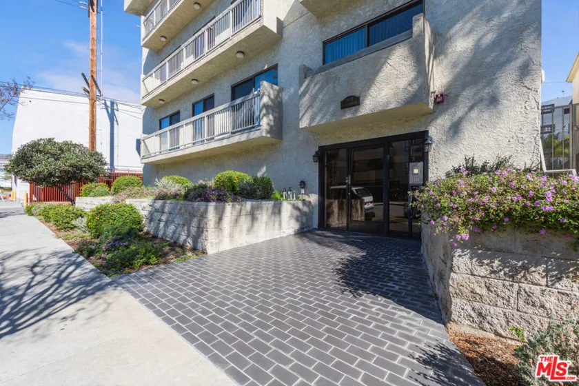 1818 Glendon Avenue #202 photo 1