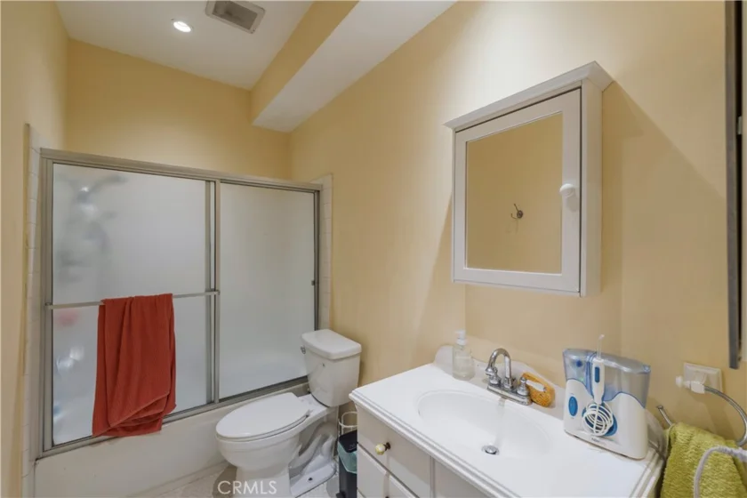 7211 Cozycroft #32 photo 16