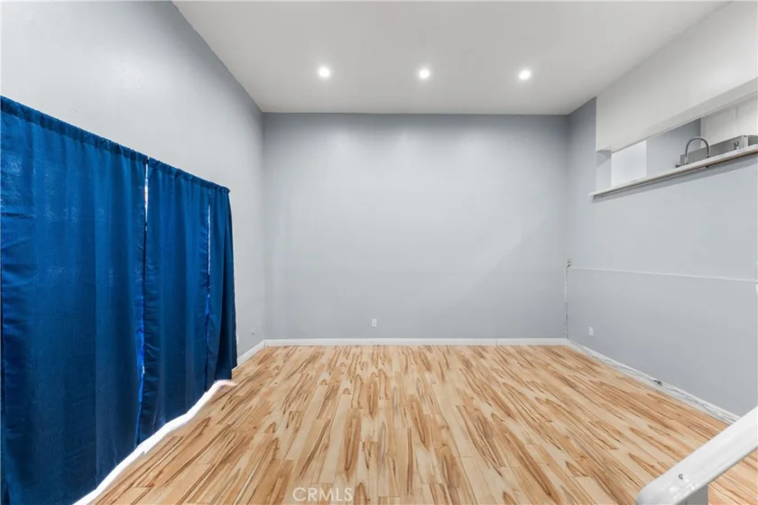 5500 Lindley #106 photo 15