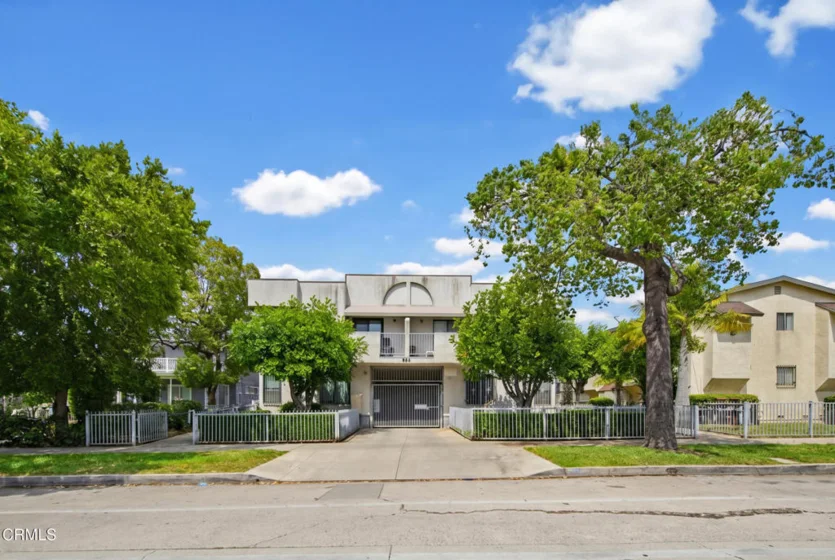 847 N Raymond Avenue #9A photo 1