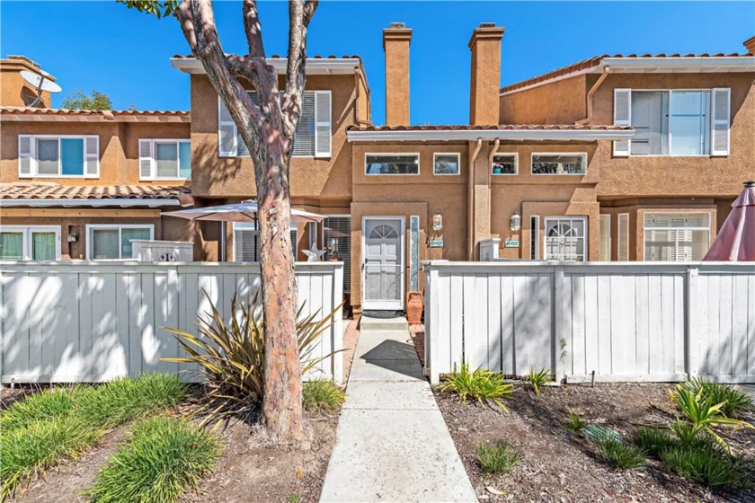 26923 Poppy Place photo 1