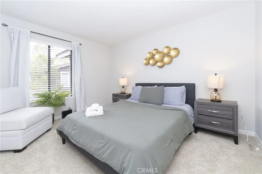 306 Streamwood photo 7