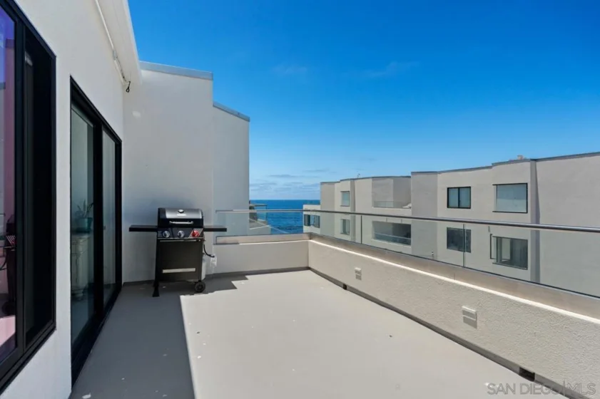 100 Coast #405 photo 21
