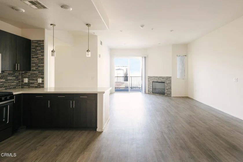 124 W Colorado Street #404 photo 2