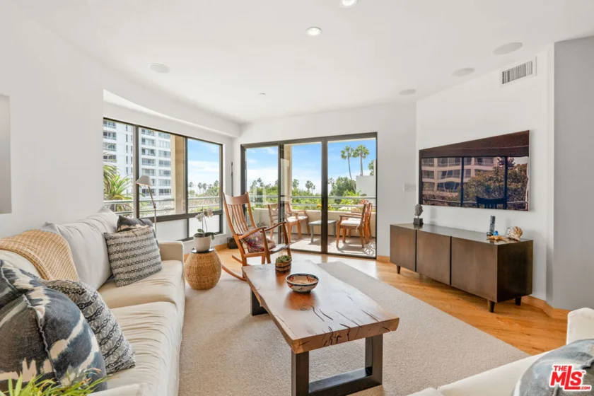140 Ocean Park Boulevard #425 photo 17