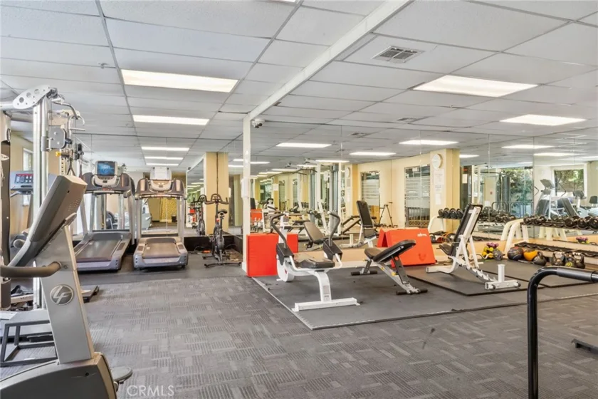 620 S Gramercy Place #412 photo 26