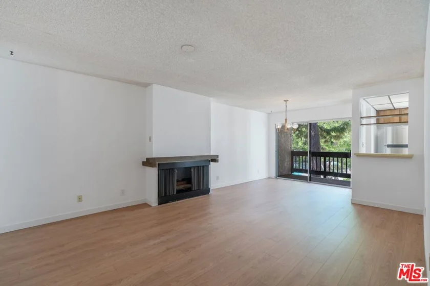 9205 Summertime Lane photo 1