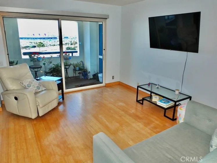 525 E Seaside Way 1007 photo 3