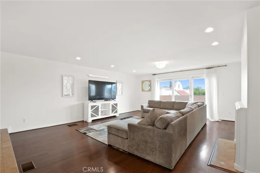 1158 W 11th Street #J photo 19