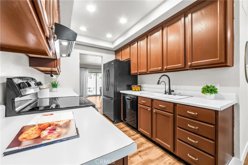 6800 Lampson photo 14