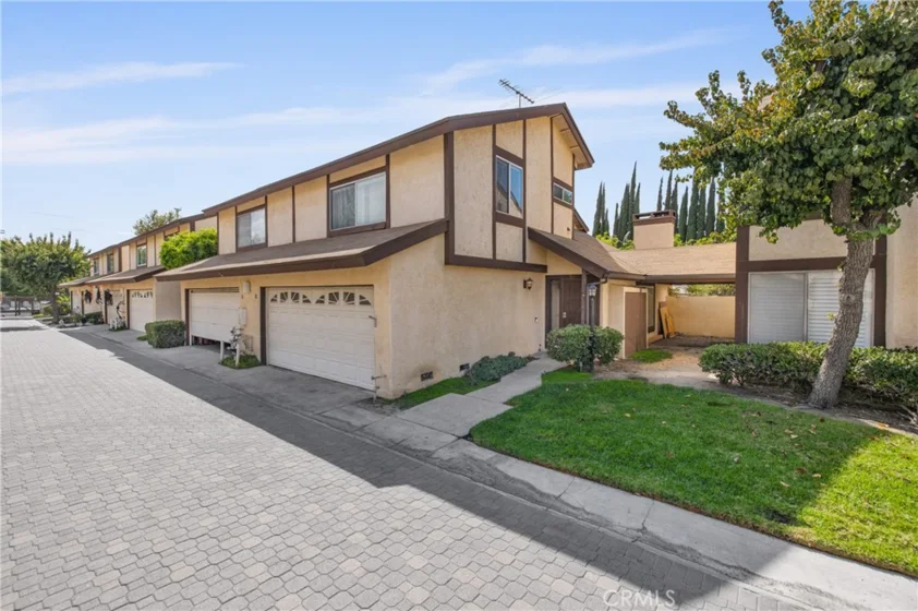 17241 Roscoe Boulevard #24 photo 1