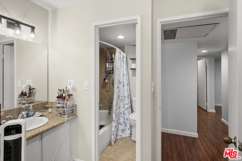 620 W Hyde Park Boulevard #103 photo 14
