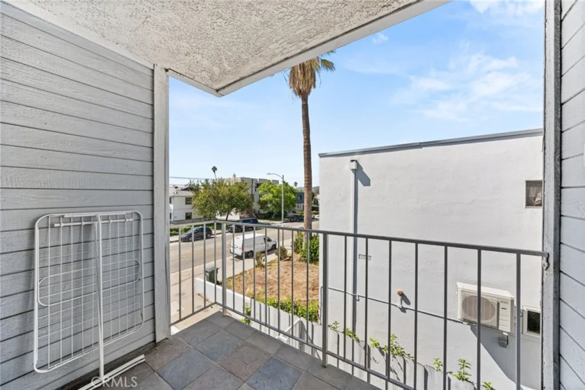 1121 E Wilson #12 photo 20