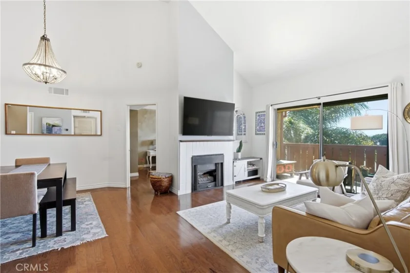 384 Redondo #401 photo 2